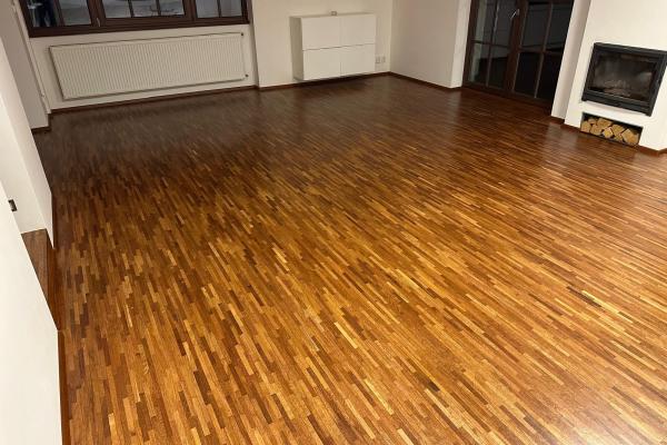 Broušení zničené podlahy