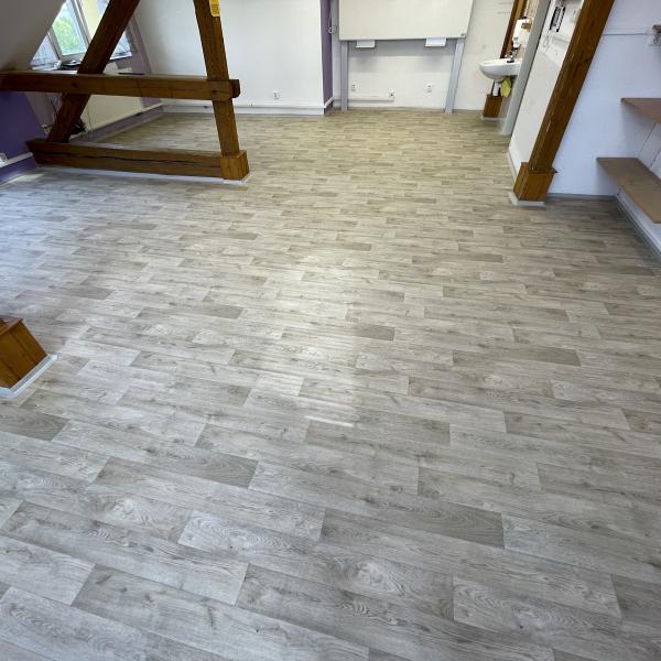 Pokládka lina Škola Písnice